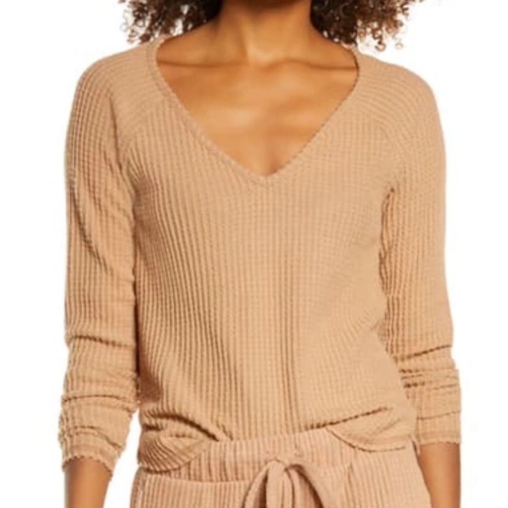 Socialite Camel Soft Waffle Knit Ribbed V-Neck Top Size Large